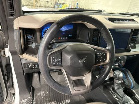 Used 2023 Ford Bronco Wildtrak image 13