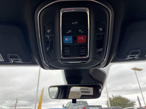 New 2025 Jeep Grand Cherokee L Altitude RWD image 36