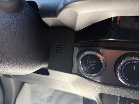 Used 2016 Toyota Tacoma Limited w/ Towing Package AWD/4WD image 22