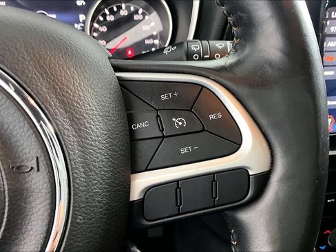 Used 2019 Jeep Compass Limited FWD image 19