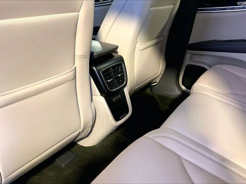 Used 2019 Lincoln Nautilus Reserve AWD/4WD image 36