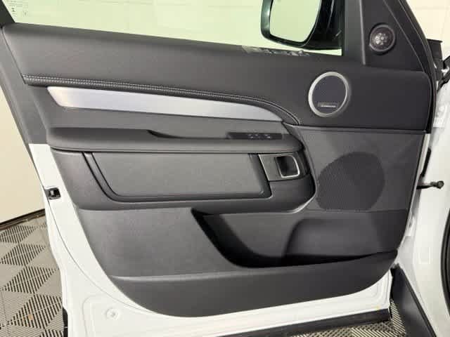 New 2026 Land Rover Discovery Limited Edition AWD/4WD image 20