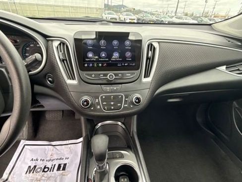 Used 2024 Chevrolet Malibu LT image 22