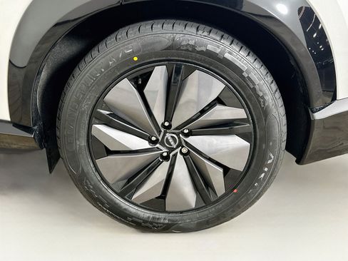 Used 2024 Nissan Ariya AWD image 11
