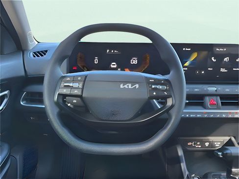 Certified 2025 Kia K4 image 15