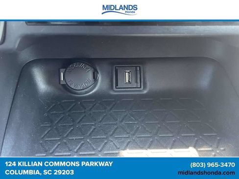 Used 2020 Toyota RAV4 XLE FWD image 28