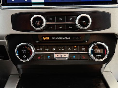 Used 2022 Ford F250 Lariat w/ Chrome Package AWD/4WD image 20