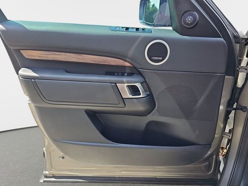 Used 2019 Land Rover Discovery HSE AWD/4WD image 31