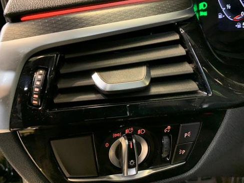 Used 2022 BMW 540i xDrive w/ M Sport Package image 21