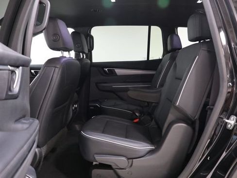 Used 2025 Buick Enclave Preferred FWD image 28