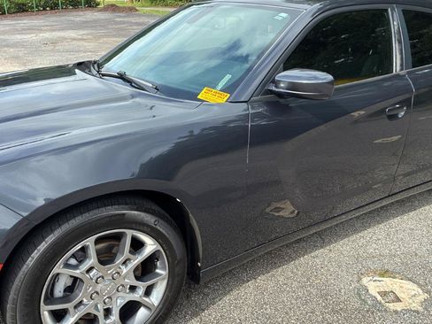 Used 2017 Dodge Charger SXT AWD/4WD image 4