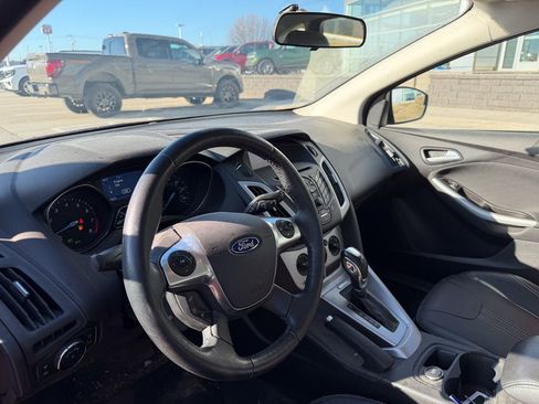 Used 2014 Ford Focus SE w/ Equipment Group 201A image 9