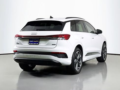 Used 2024 Audi Q4 e-tron Prestige image 8