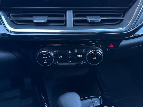 Certified 2024 Chevrolet Trax RS FWD image 23