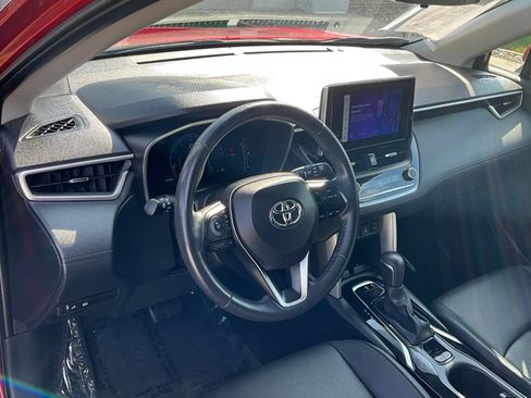 Used 2024 Toyota Corolla Cross XLE FWD image 14