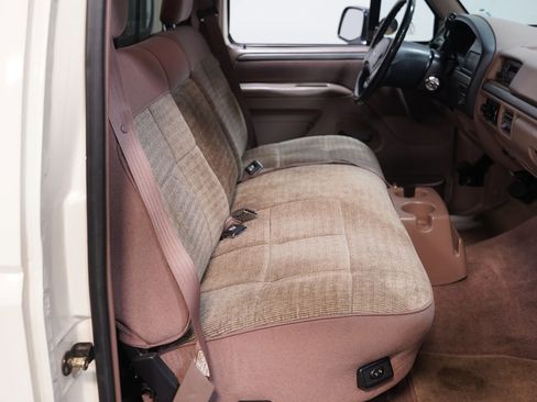 Used 1993 Ford F150 XLT image 35