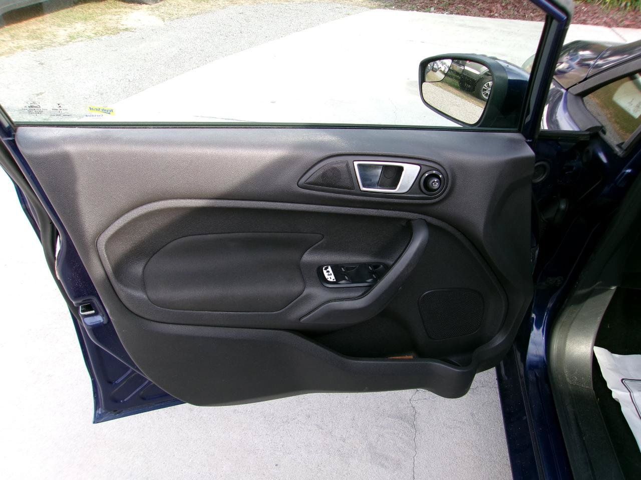 Used 2016 Ford Fiesta SE FWD image 9