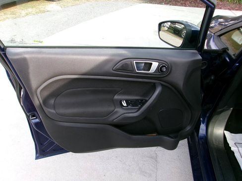 Used 2016 Ford Fiesta SE FWD image 9