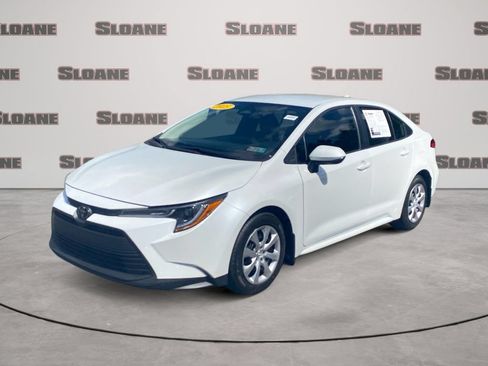 Used 2025 Toyota Corolla LE FWD image 1