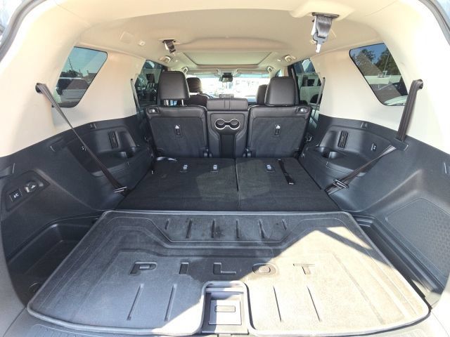 Used 2025 Honda Pilot Touring image 14