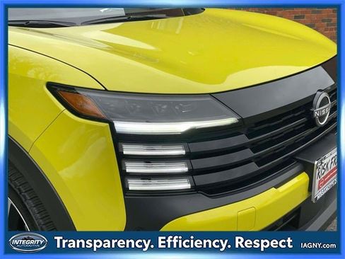 Certified 2025 Nissan Kicks SR image 10