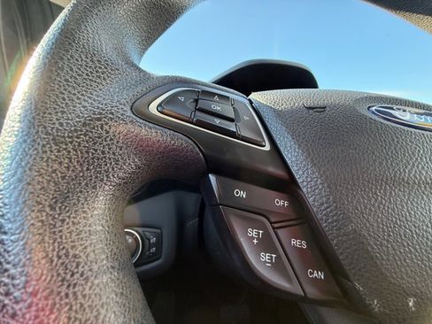 Used 2017 Ford Escape SE image 19
