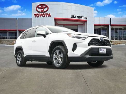 Used 2022 Toyota RAV4 XLE image 45