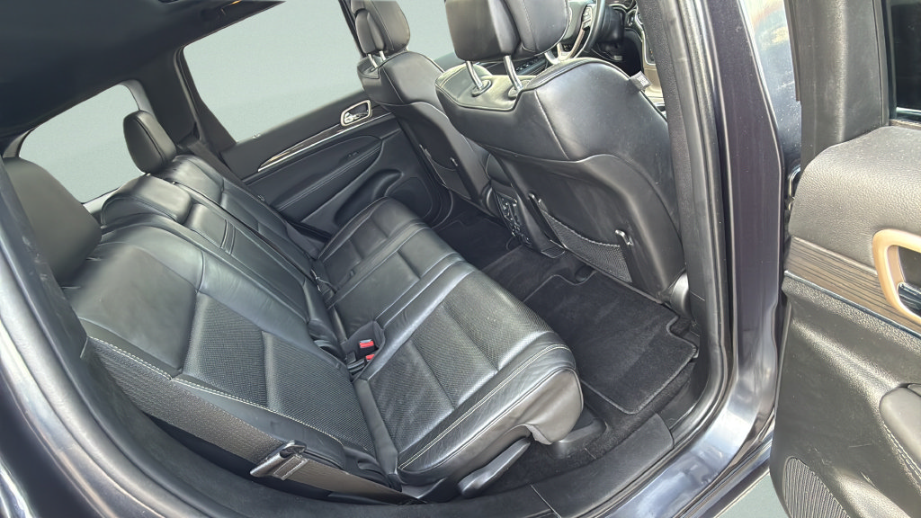 Used 2014 Jeep Grand Cherokee Overland AWD/4WD image 19
