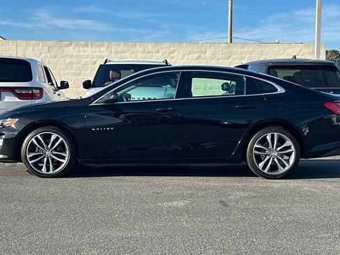 Used 2022 Chevrolet Malibu LT image 2