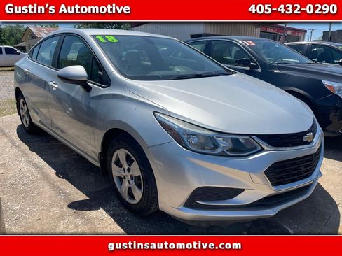 Used 2018 Chevrolet Cruze LS FWD image 1
