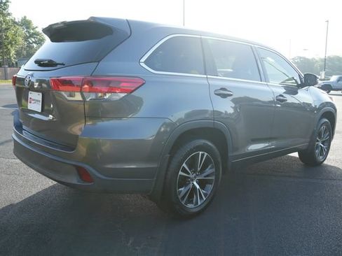 Used 2017 Toyota Highlander LE FWD image 7