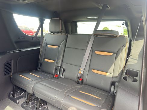 Used 2024 GMC Yukon XL AT4 w/ AT4 Premium Plus Package AWD/4WD image 19