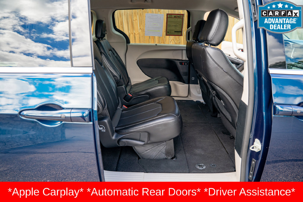 Used 2024 Chrysler Pacifica Touring-L FWD image 19