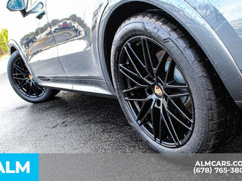Used 2025 Porsche Cayenne GTS w/ Technology Package AWD/4WD image 14