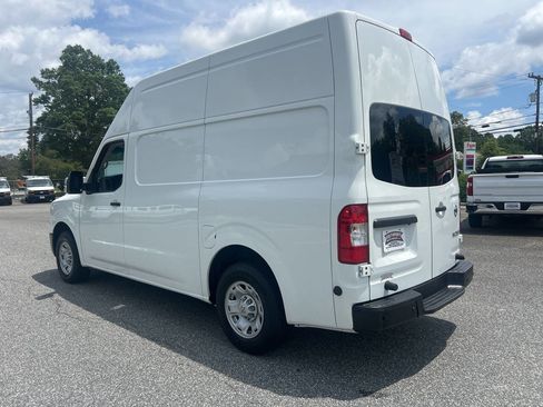 Used 2020 Nissan NV 2500 SV w/ Back Door Glass Package image 5
