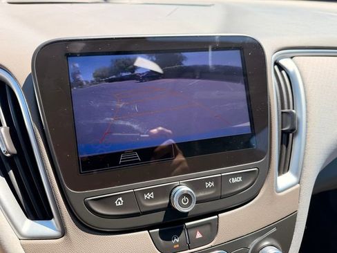 Used 2022 Chevrolet Malibu LS image 19