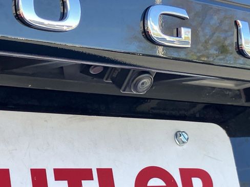 Used 2023 Nissan Rogue SV image 10