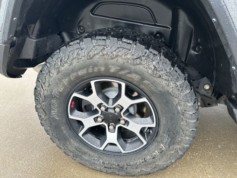 Used 2023 Jeep Wrangler Unlimited Rubicon w/ Cold Weather Group AWD/4WD image 43