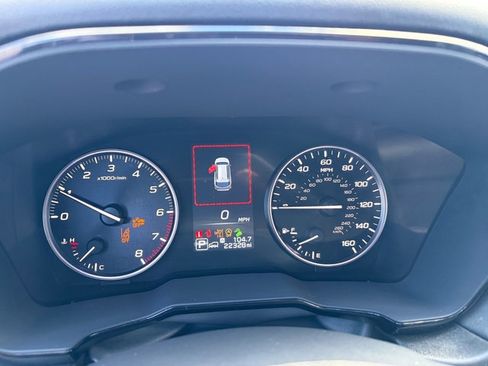 Used 2024 Subaru Outback Premium AWD/4WD image 9