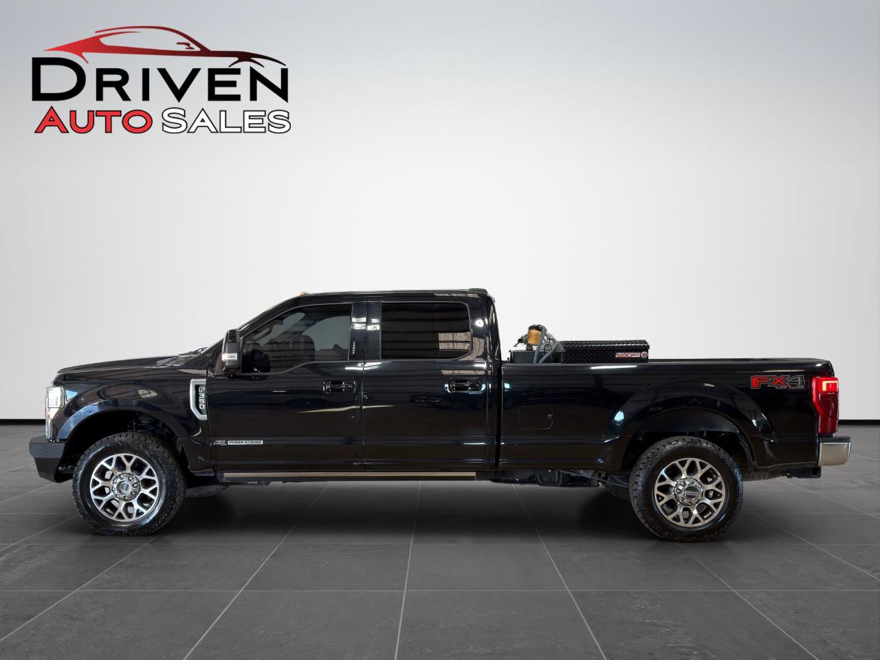 Used 2021 Ford F350 Lariat w/ Lariat Ultimate Package AWD/4WD image 4