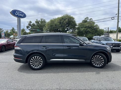 Used 2022 Lincoln Aviator Reserve w/ Equipment Group 201A AWD/4WD image 8