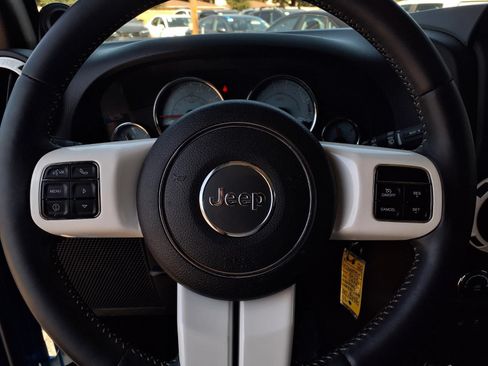 Used 2014 Jeep Wrangler Unlimited Sahara AWD/4WD image 14