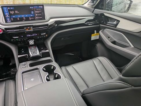 Used 2026 Acura MDX w/ Technology Package FWD image 18