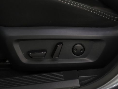 Used 2025 Nissan Rogue SV image 29