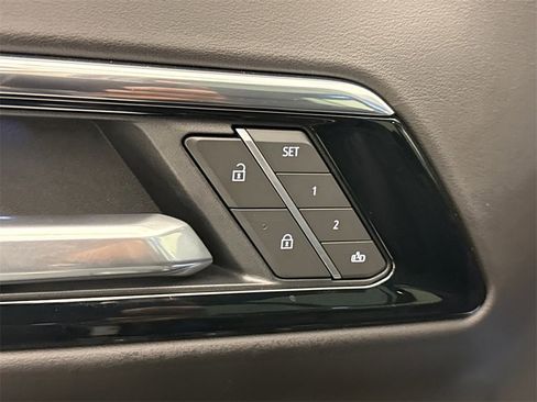 Used 2025 Chevrolet Suburban Z71 w/ Comfort Package image 24