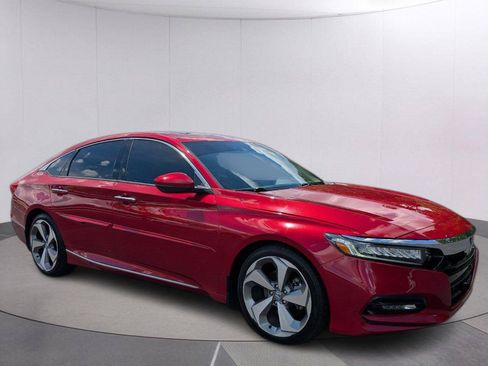 Used 2018 Honda Accord Touring image 9