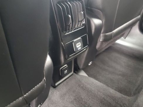 Certified 2024 Jeep Compass Latitude image 23