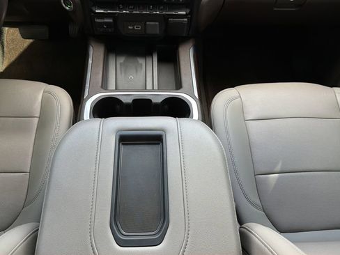 Used 2022 GMC Sierra 1500 SLT AWD/4WD image 22