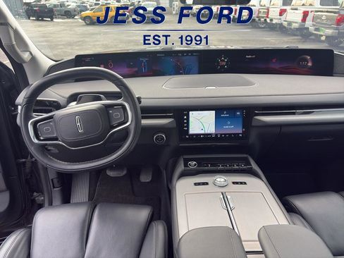 Used 2025 Lincoln Navigator L Reserve image 19