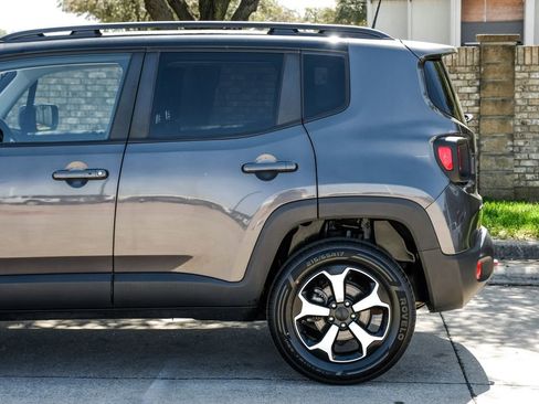 Used 2021 Jeep Renegade Trailhawk image 22